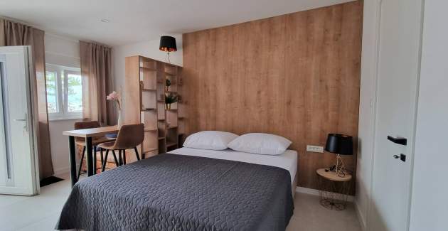 Monolocale Punta Silo A4 – Piscina e vista mare