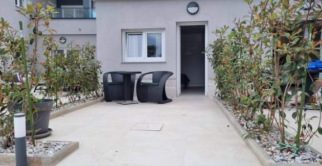 Monolocale Punta Silo A4 – Piscina e vista mare