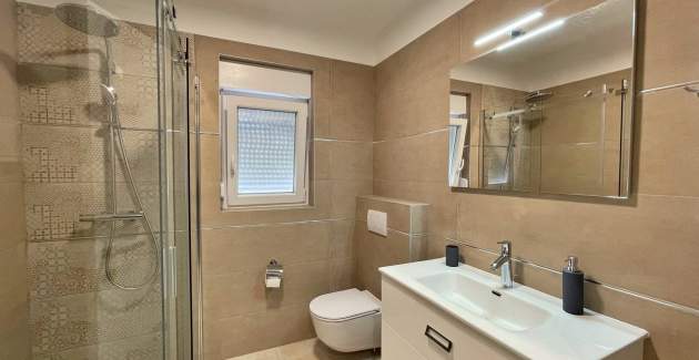 Appartamento Punta Silo B1 – piscina e vista mare