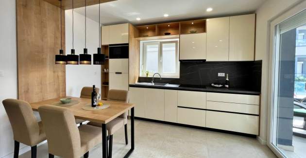 Appartamento Punta Silo B1 – piscina e vista mare