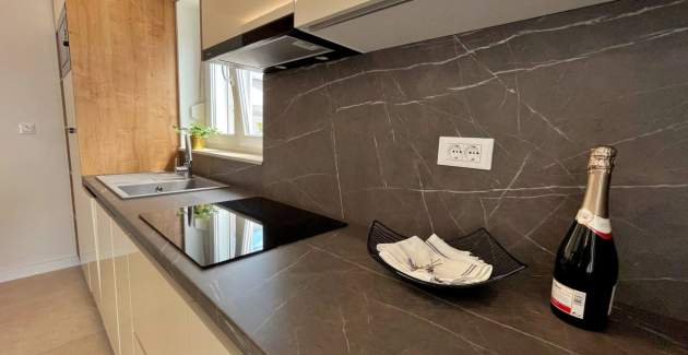 Appartamento Punta Silo B1 – piscina e vista mare