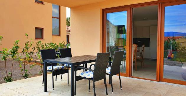 Apartment Rebeka 2 – 160 m vom Meer, Balkon