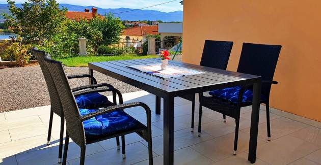 Apartment Rebeka 1 – Meerblick, 160 m vom Meer