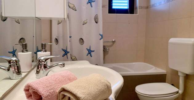 Apartment Viola – Terrace and Garden View