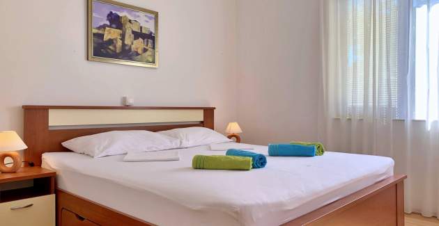 Apartment Viola – Terrace and Garden View