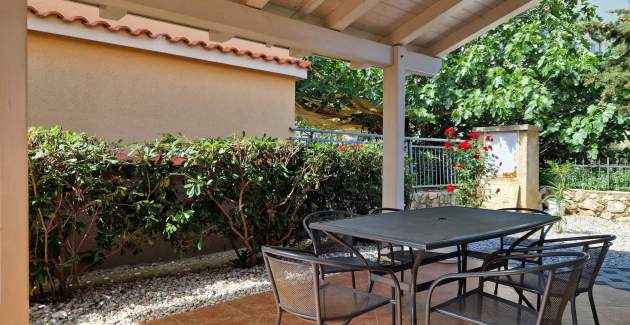 Apartment Brnic AQ P - with covered Terrace, 90 m from the Beach