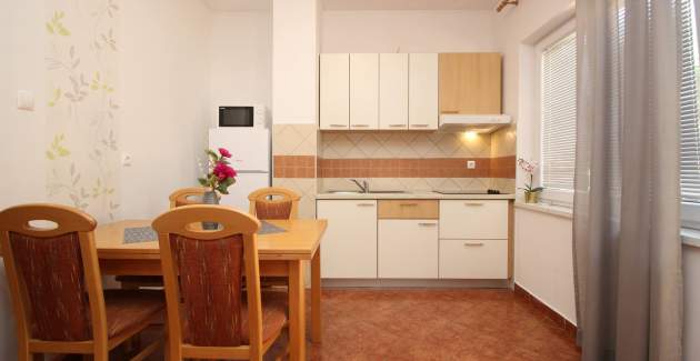 Apartment Brnic AQ P - with covered Terrace, 90 m from the Beach