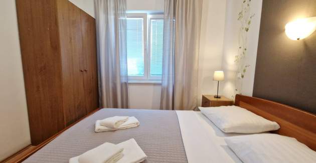 Apartment Brnic AQ P - with covered Terrace, 90 m from the Beach