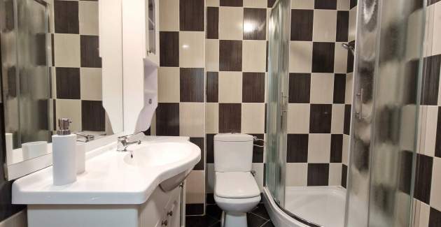 Apartman Brnic AQ 1 – s Balkonom, 90 m od Plaže