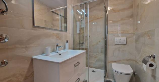 Appartamento Brnic AQ 2 – con Posto Auto, a 90 m dalla Spiaggia