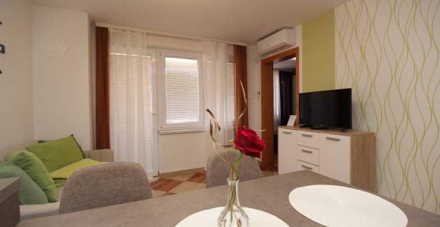 Apartment Brnic AQ 3 - with Balcony, 90 m from the Beach