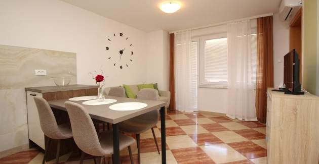 Apartment Brnic AQ 3 - with Balcony, 90 m from the Beach