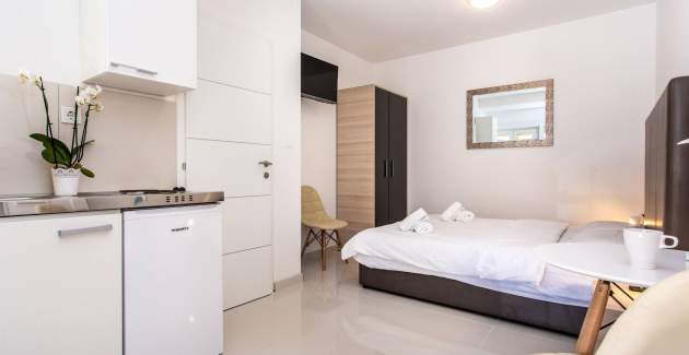 Studio-Apartment Berisha 1 Nr.6 – mit überdachter Terrasse