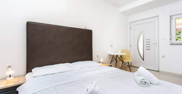 Studio-Apartment Berisha 1 Nr.6 – mit überdachter Terrasse