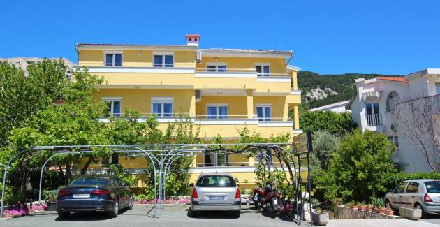 Charming Apartment Brnic No.3 - with Balcony