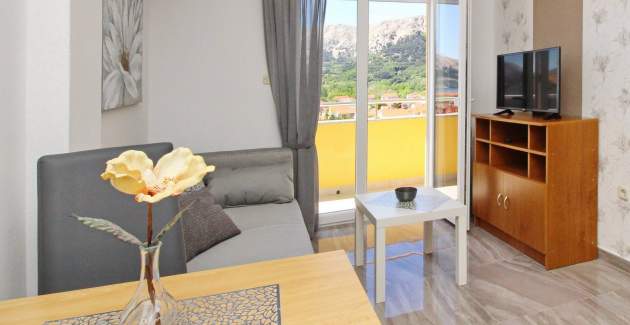 Charming Apartment Brnic No. 6 - with Balcony and Sea View
