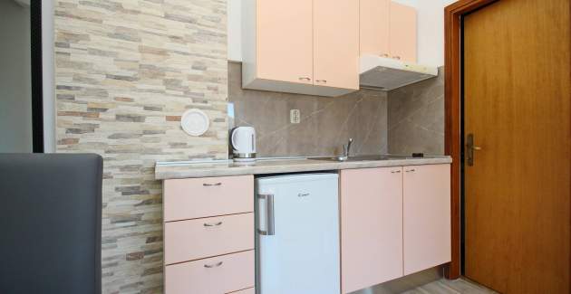 Charmantes Apartment Brnić Nr.7 - mit Balkon und Meerblick