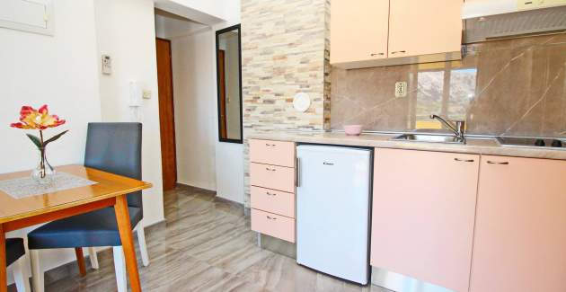 Charmantes Apartment Brnić Nr.7 - mit Balkon und Meerblick