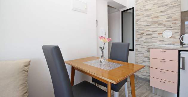 Charmantes Apartment Brnić Nr.7 - mit Balkon und Meerblick