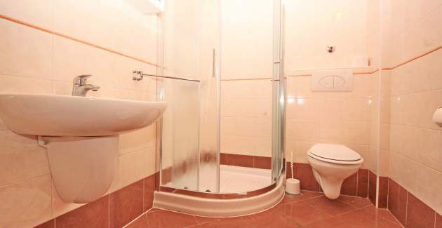 Apartman Brnić Nar. more - s pogledom na more, 350 m od plaže