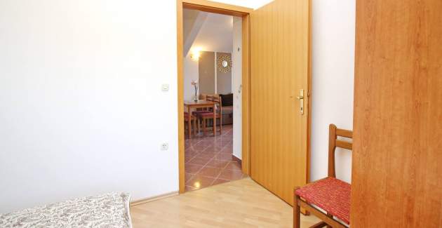 Apartman Brnić Nar. more - s pogledom na more, 350 m od plaže