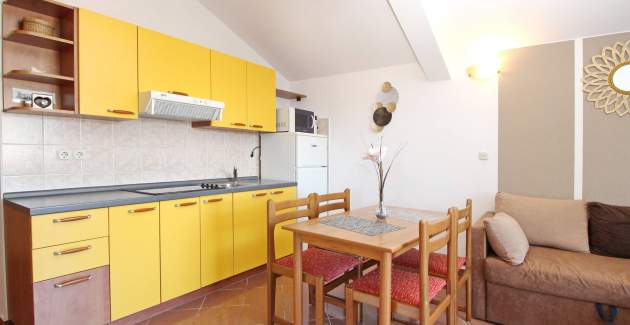 Apartman Brnić Nar. more - s pogledom na more, 350 m od plaže