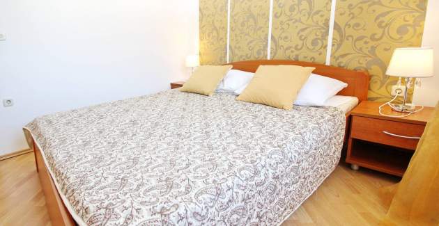 Apartman Brnić Nar. more - s pogledom na more, 350 m od plaže