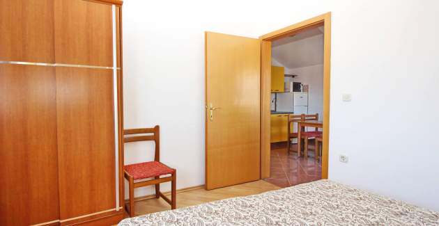 Apartman Brnić Nar. more - s pogledom na more, 350 m od plaže