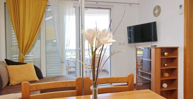 Apartman Brnić Nar. more - s pogledom na more, 350 m od plaže