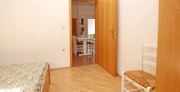 Apartment Brnic Nar. brdo - mit Balkon, 350 m vom Strand entfernt