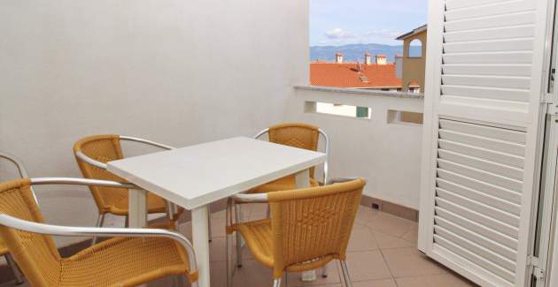 Apartment Brnic Nar. brdo - mit Balkon, 350 m vom Strand entfernt