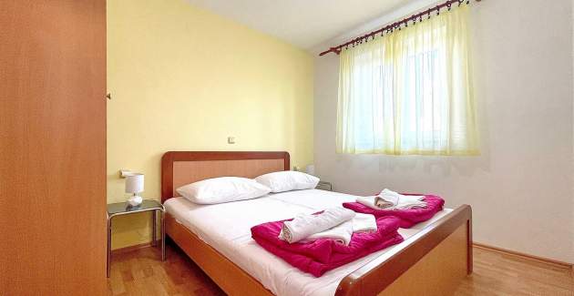 Capic Z4 – Apartment mit Balkon und Parkplatz, 300 m vom Strand entfernt