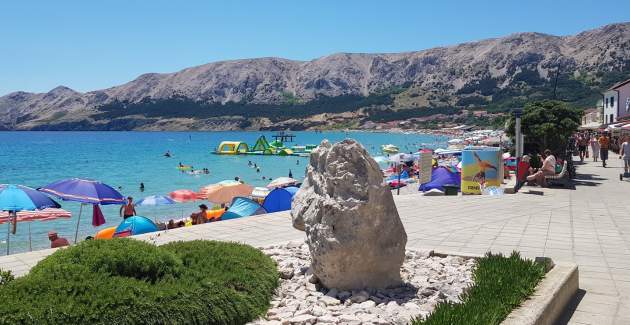 Capic Z4 – Apartment mit Balkon und Parkplatz, 300 m vom Strand entfernt