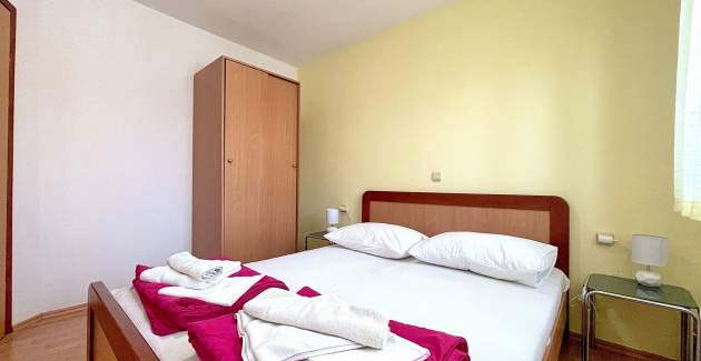 Capic Z4 – Apartment mit Balkon und Parkplatz, 300 m vom Strand entfernt