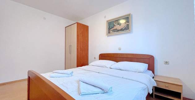 Capic Z1 – Appartamento con terrazza e posto auto, a 300 m dalla spiaggia