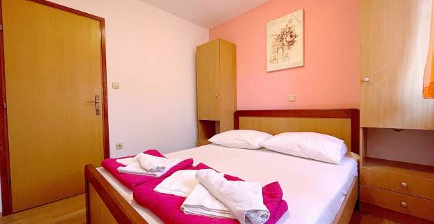 Capic Z5 – Apartment mit Balkon und Parkplatz, 300 m vom Strand entfernt