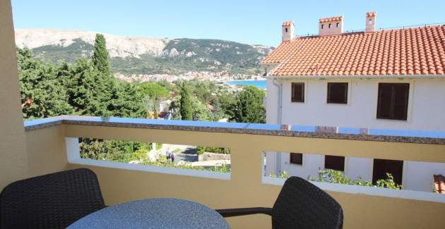 Capic Z5 – Apartment mit Balkon und Parkplatz, 300 m vom Strand entfernt