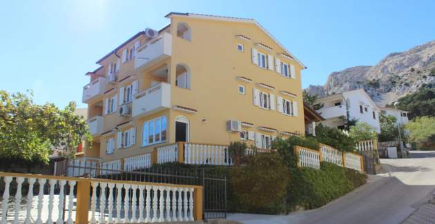 Capic Z5 – Apartment mit Balkon und Parkplatz, 300 m vom Strand entfernt