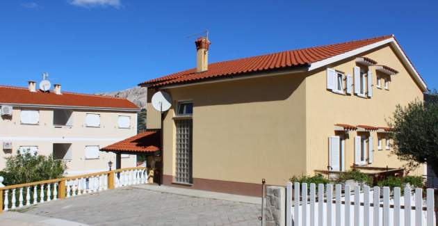 Capic Z5 – Apartment mit Balkon und Parkplatz, 300 m vom Strand entfernt