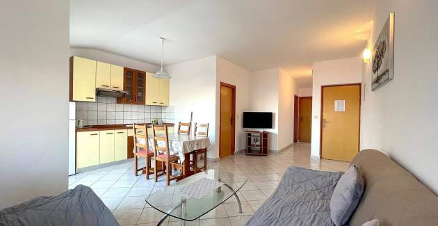 Capic Z6 – Apartment mit Balkon und Parkplatz, 300 m vom Strand entfernt