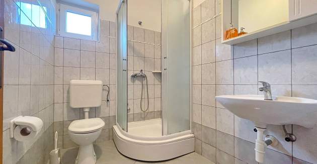 Capic Z7 – Apartman s balkonom i parkingom, 300 m od plaže