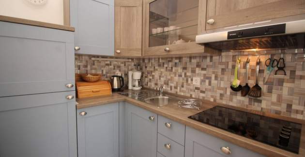 Apartment Cugalj - with Balcony, 2nd floor, 300m from the Beach