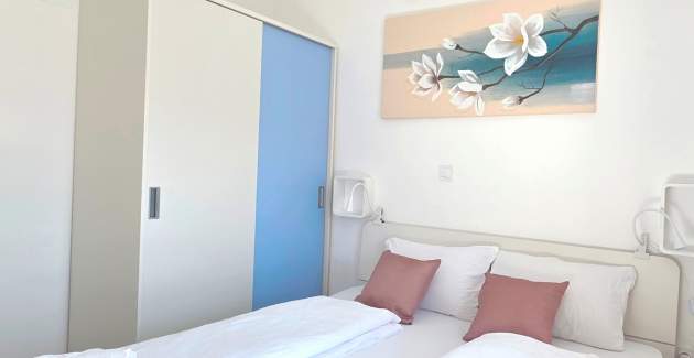 Apartment Cugalj - with Balcony, 2nd floor, 300m from the Beach