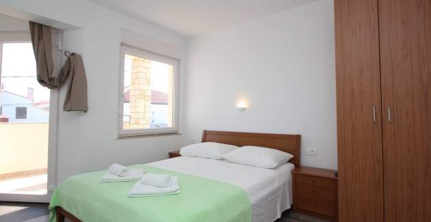 Room Dekanic No.3 - with mini Fridge and Balcony