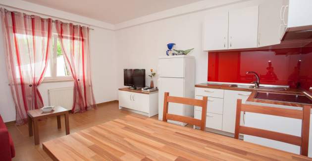 Apartment Dekanic D. - on the Ground Floor, with Terrace