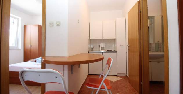 Apartment Djikic - with Balcony and Parking 