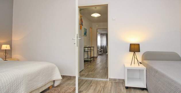 Apartment Fantov No.2 - with Terrace, 250 m from the Beach