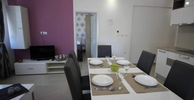 Appartamento Gorica 1 n.8 – con piscina, a 200 m dalla spiaggia