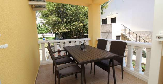 Apartment Gorica 1 No.4 - with Pool, 200 m from the Beach