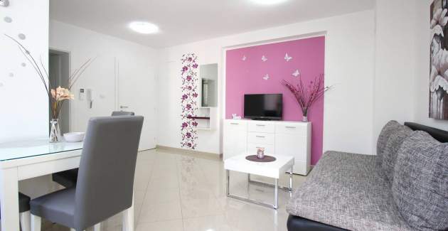 Apartment Gorica 1 No.4 - with Pool, 200 m from the Beach